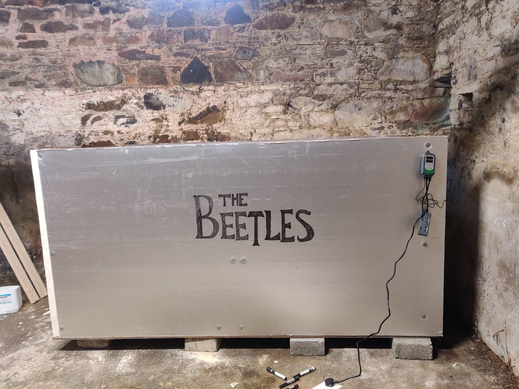 Bruce Thompson's dung beetle incubator with temperature control. Courtesy of Bruce Thompson Bruce Thompson's dung beetle incubator with temperature control. Courtesy of Bruce Thompson